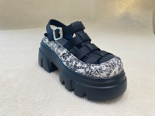 刺身 の 女性 の 平台 上げ 靴